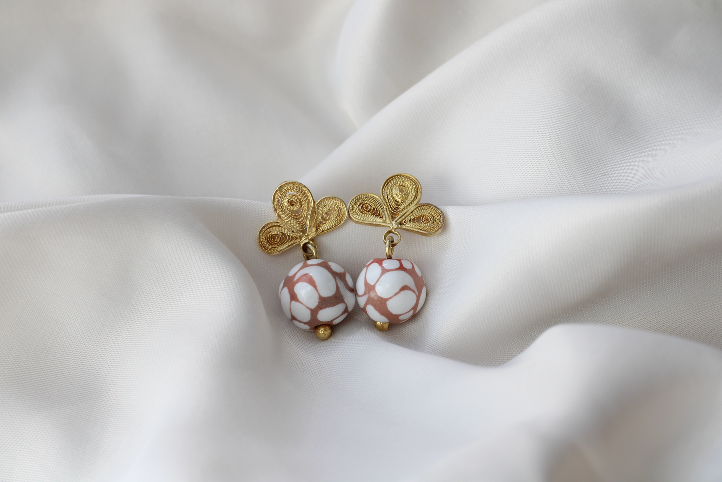 ARETES LINA