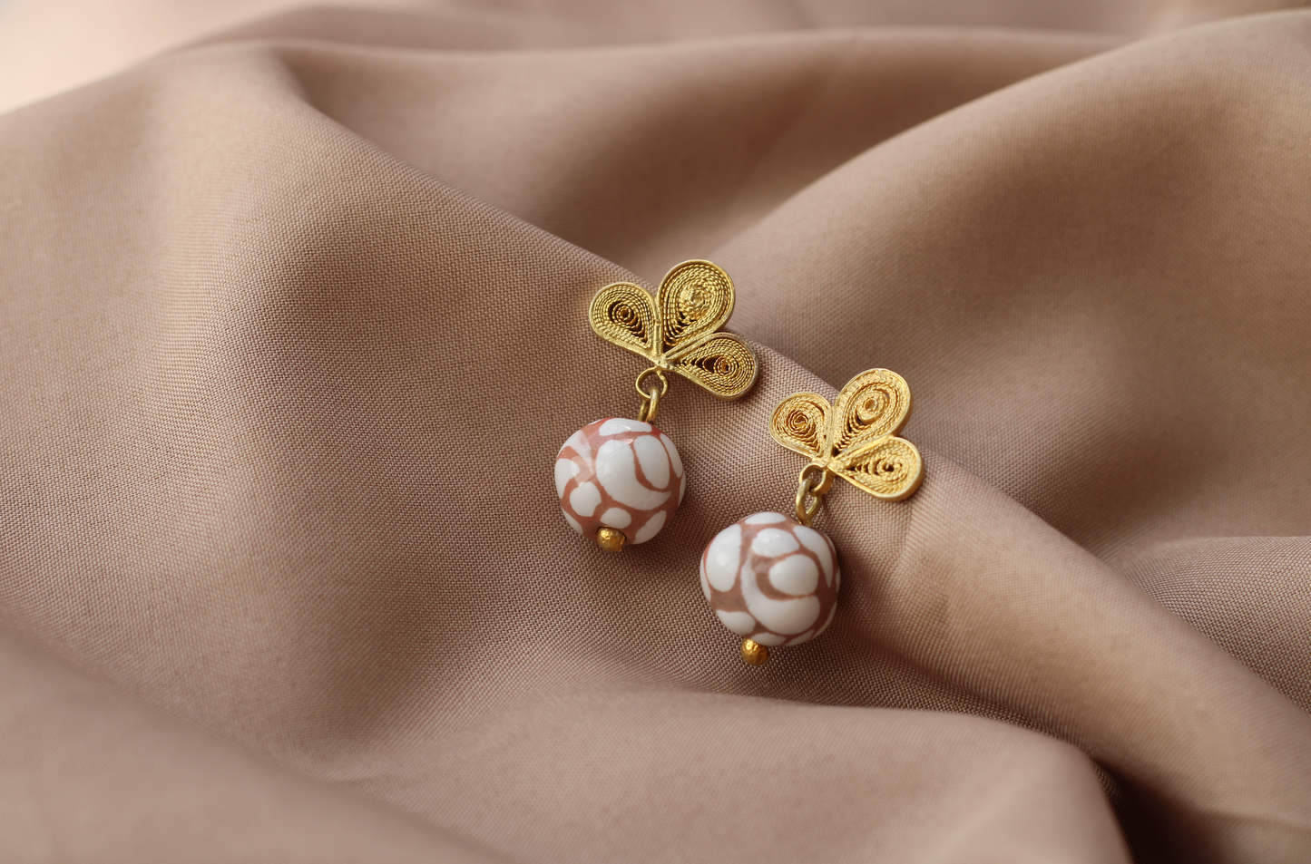 ARETES LINA