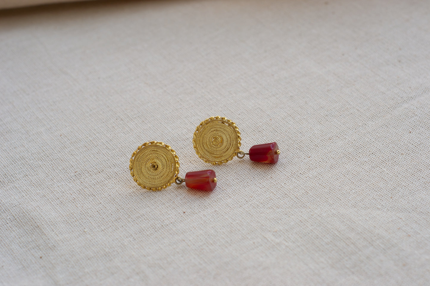 ARETES SOL CON ÁGATA CILÍNDRICA