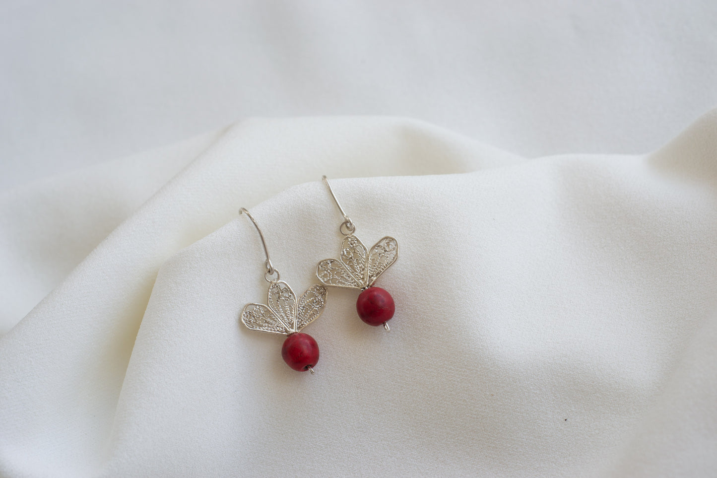 ARETES ABANICO CON CORALINA