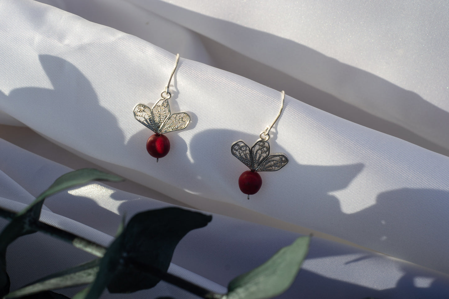 ARETES ABANICO CON CORALINA