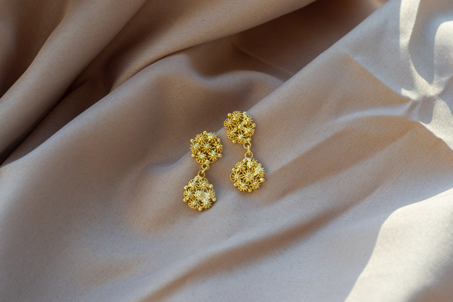 ARETES MIRZA DOBLES