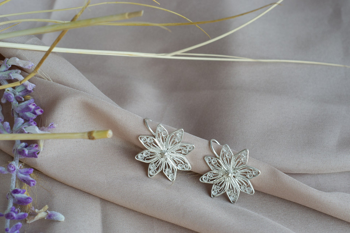 ARETES NOCHEBUENA