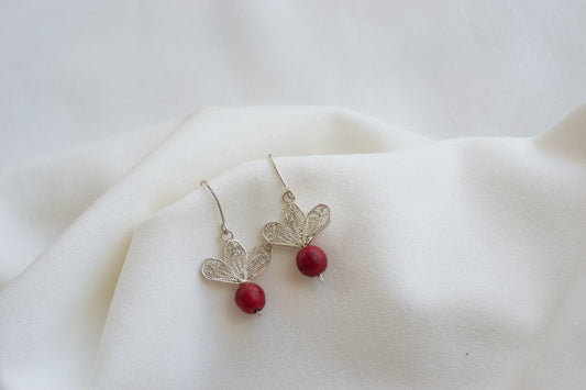 ARETES ABANICO CON CORALINA